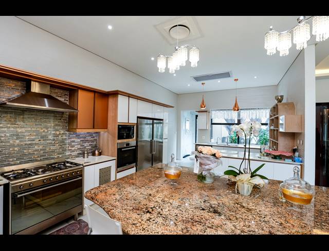 4 BEDROOM PENTHOUSE FOR SALE IN MORNINGSIDE